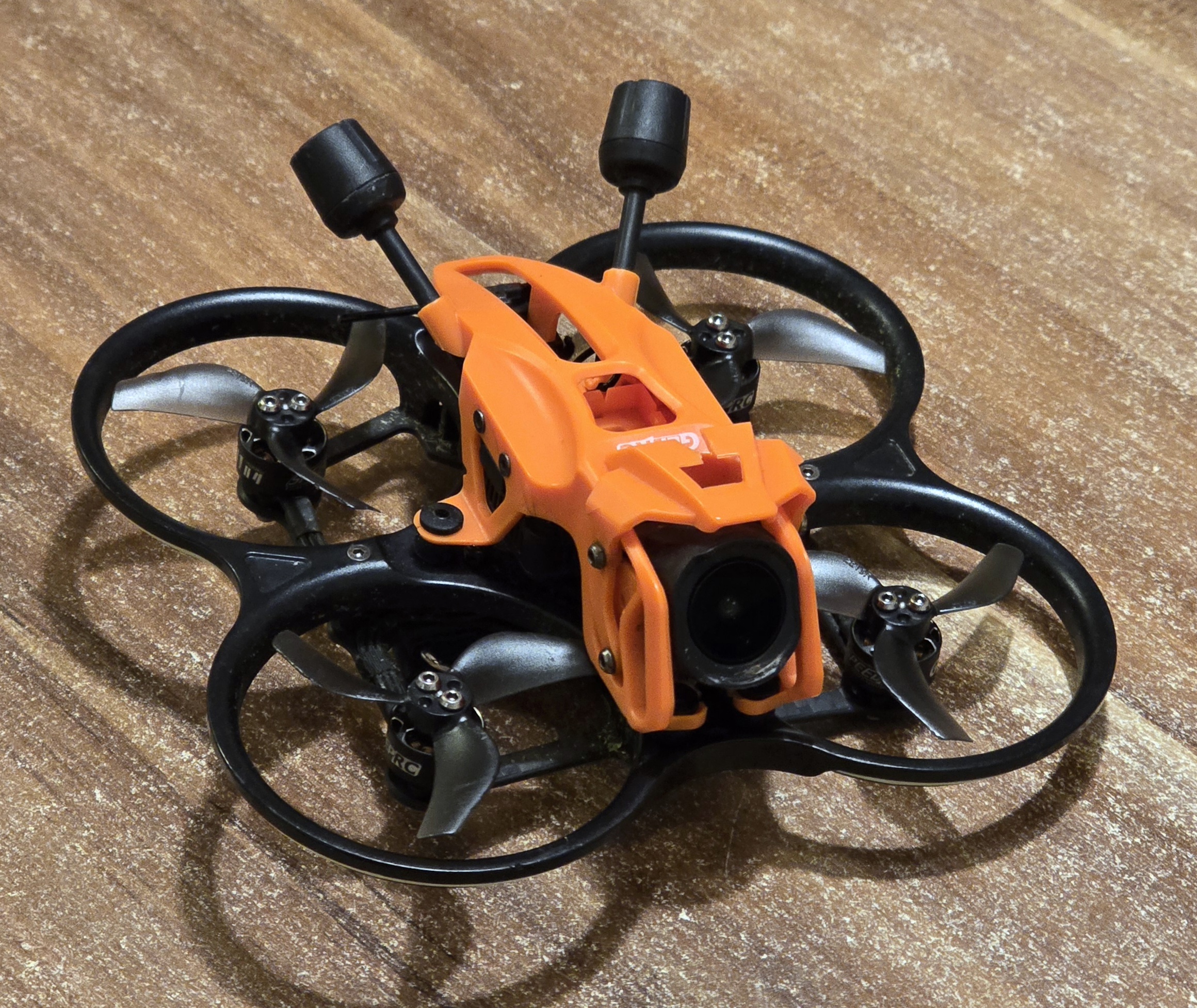 Cinewhoop-FPV-Drohne für kontrollierte Kamerafahrten